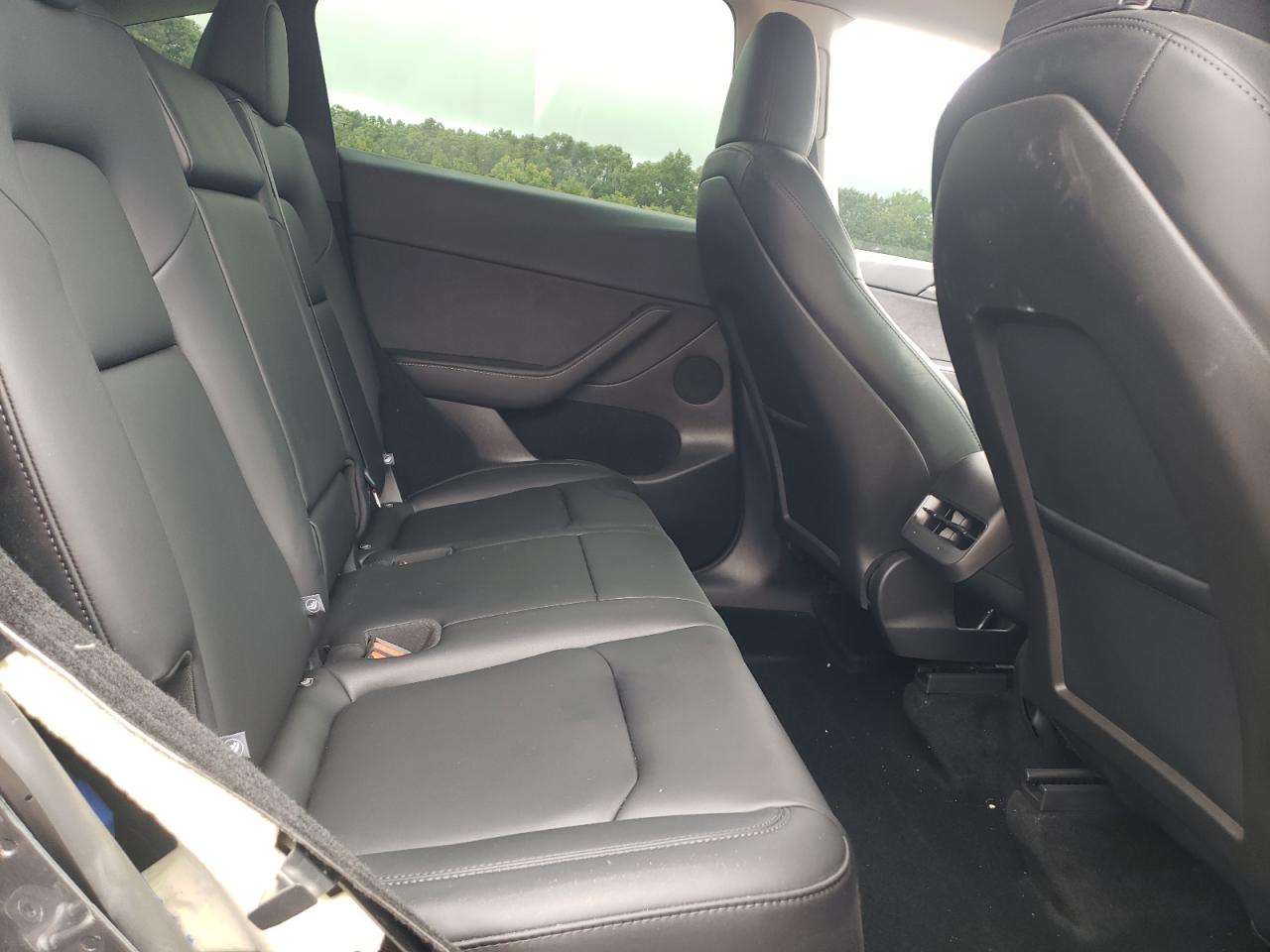 2025 Tesla Model Y VIN: 7SAYGDEE2SF307817 Lot: 81582115