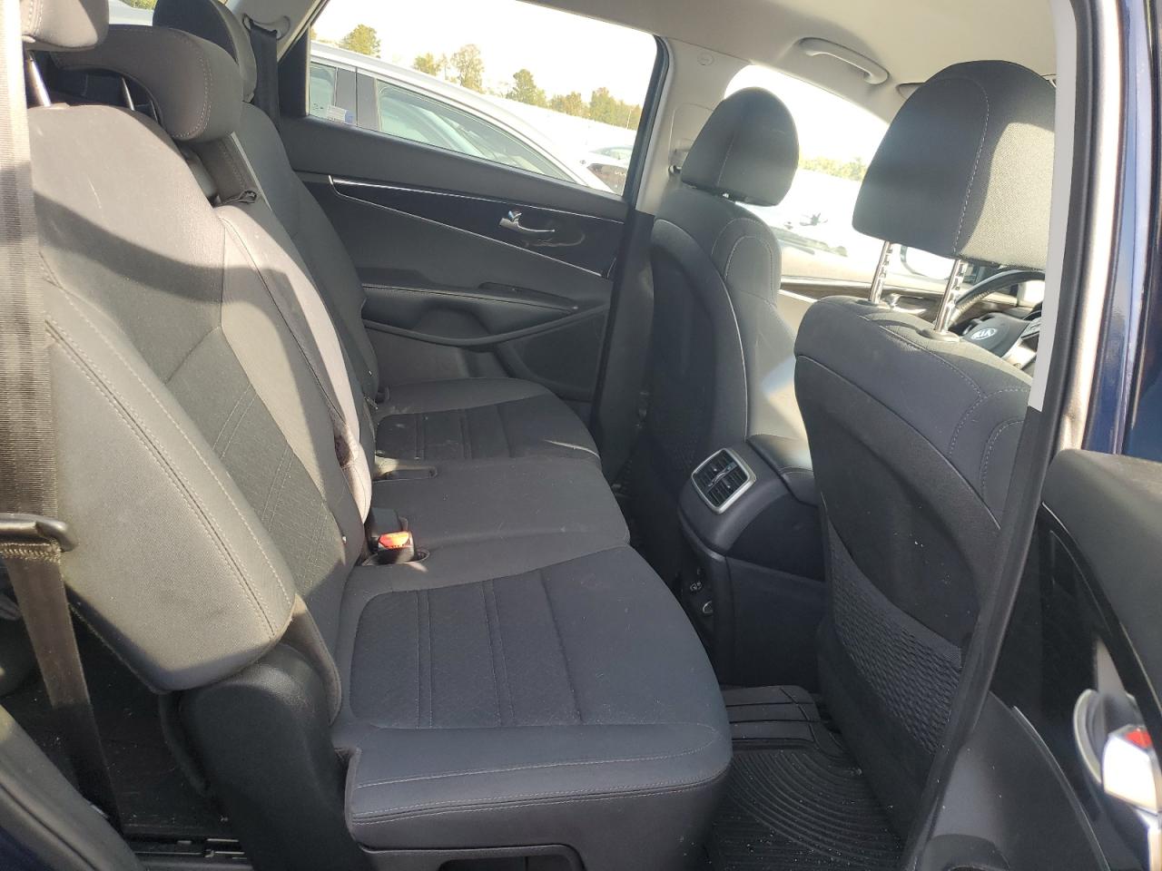 2019 Kia Sorento L VIN: 5XYPGDA38KG595963 Lot: 71042455