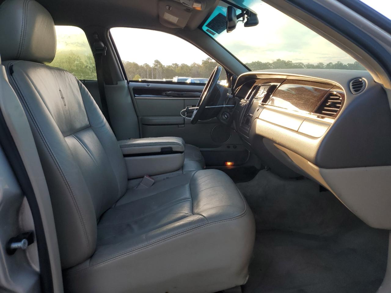 2008 Lincoln Town Car Signature Limited VIN: 2LNHM82W98X649747 Lot: 71495455