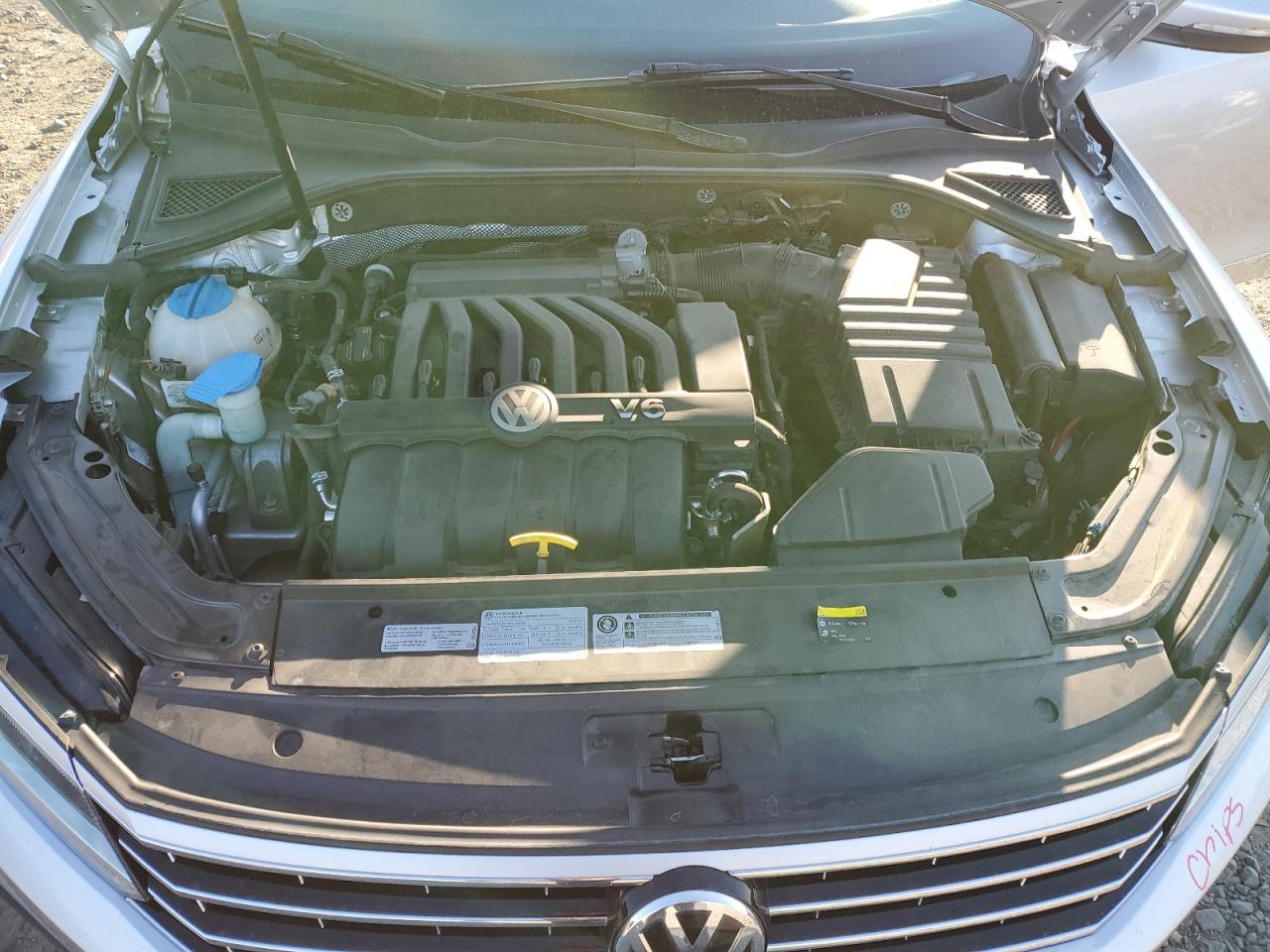 2016 Volkswagen Passat Sel Premium VIN: 1VWCM7A32GC061939 Lot: 80330305