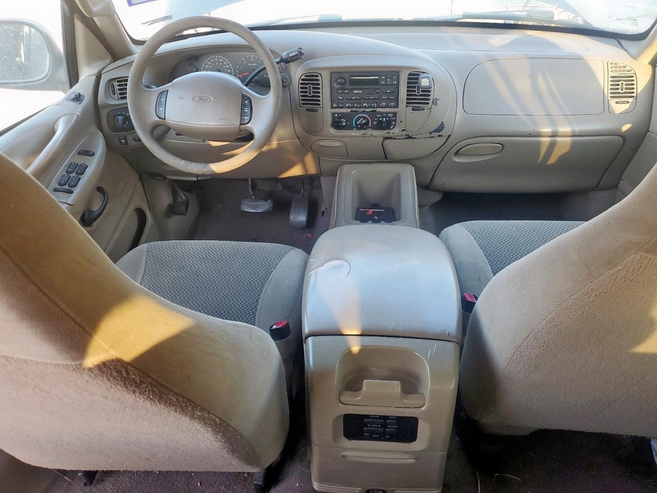 2000 Ford Expedition Xlt VIN: 1FMRU1563YLB35929 Lot: 81433945