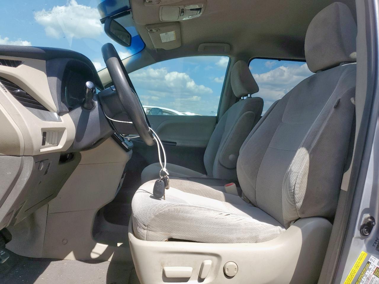2015 Toyota Sienna Le VIN: 5TDKK3DC0FS543654 Lot: 84295955