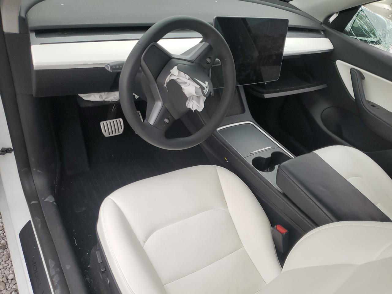 2022 Tesla Model Y VIN: 7SAYGDEF7NF397222 Lot: 70856675