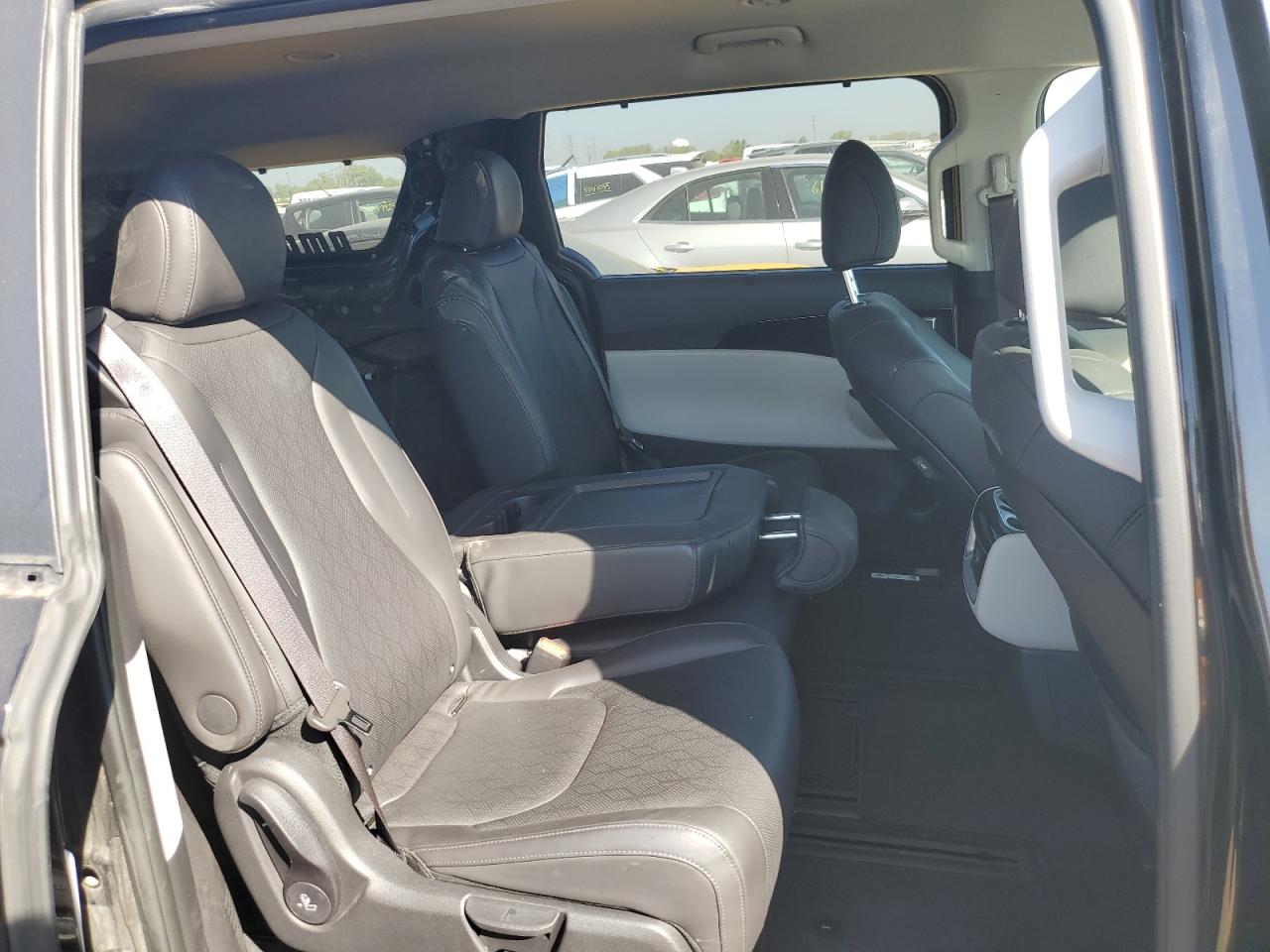 2024 Kia Carnival Ex VIN: KNDNC5H30R6406038 Lot: 83877785