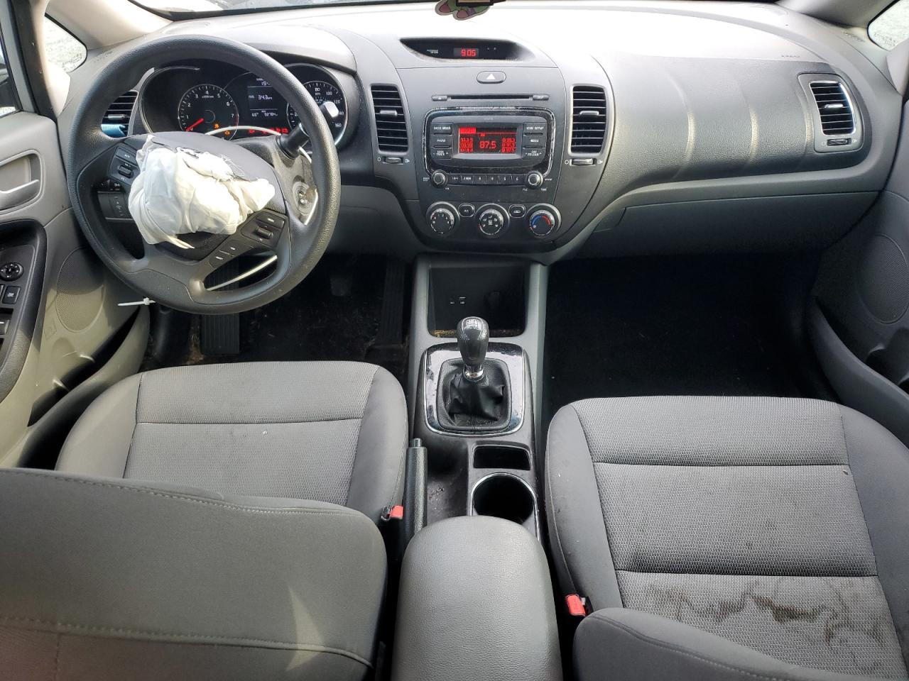 2017 Kia Forte Lx VIN: 3KPFK4A7XHE025191 Lot: 82115125