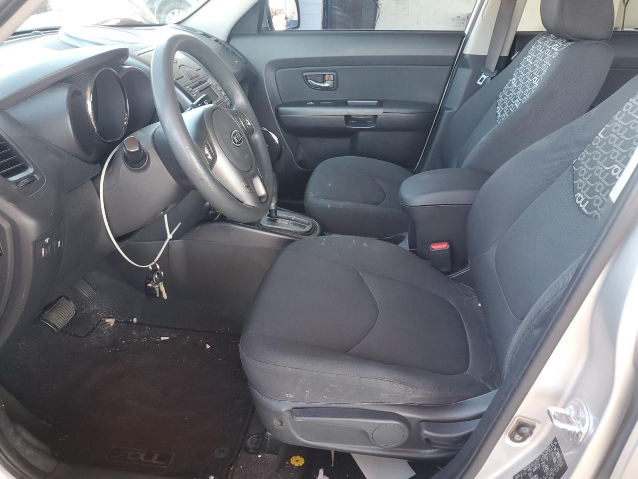 2010 Kia Soul + VIN: KNDJT2A26A7176762 Lot: 81922335