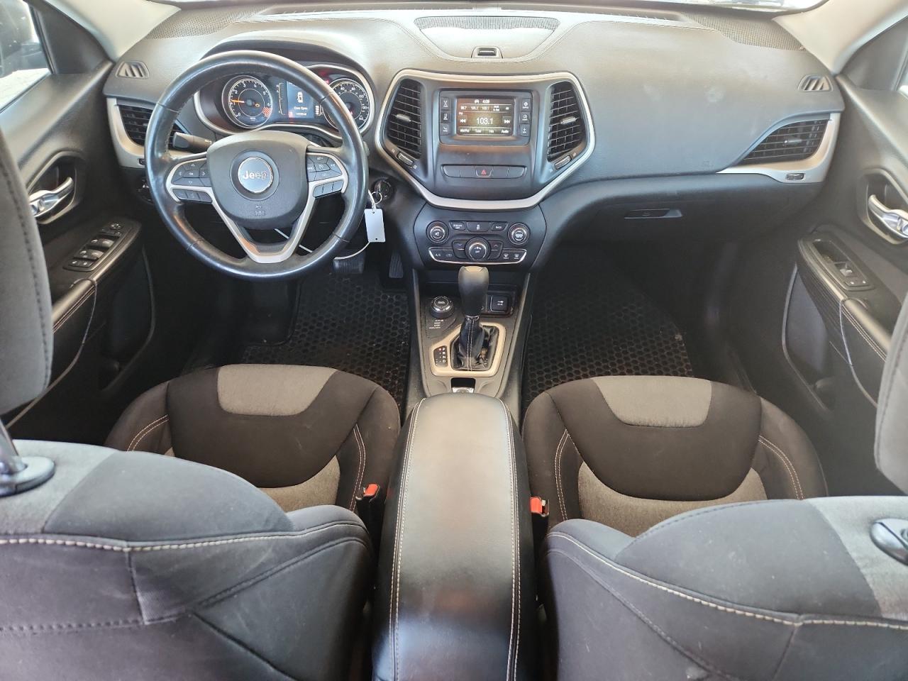 2015 Jeep Cherokee Sport VIN: 1C4PJMABXFW570418 Lot: 71794095