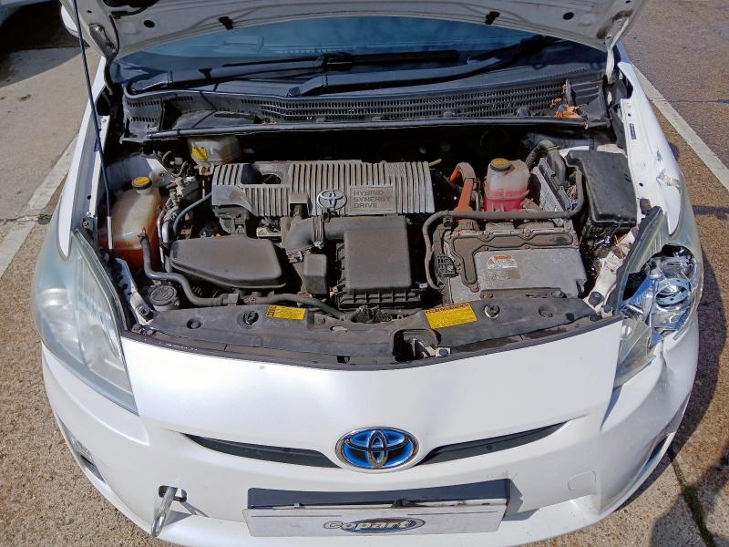 2010 TOYOTA PRIUS T SPIRIT