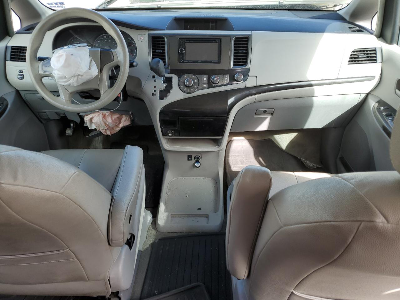 2013 Toyota Sienna VIN: 5TDZK3DC5DS319369 Lot: 81797015