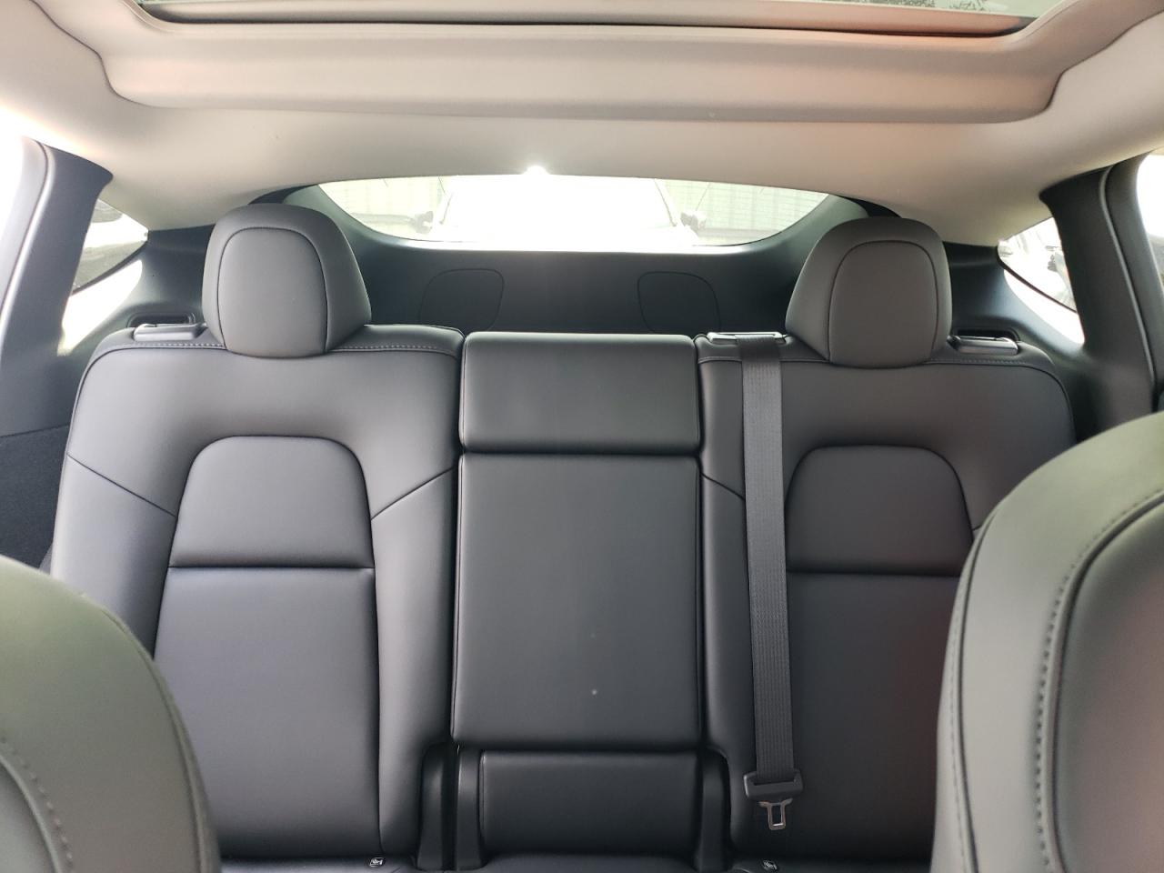 2023 Tesla Model Y VIN: 7SAYGDEE8PF880700 Lot: 80447585