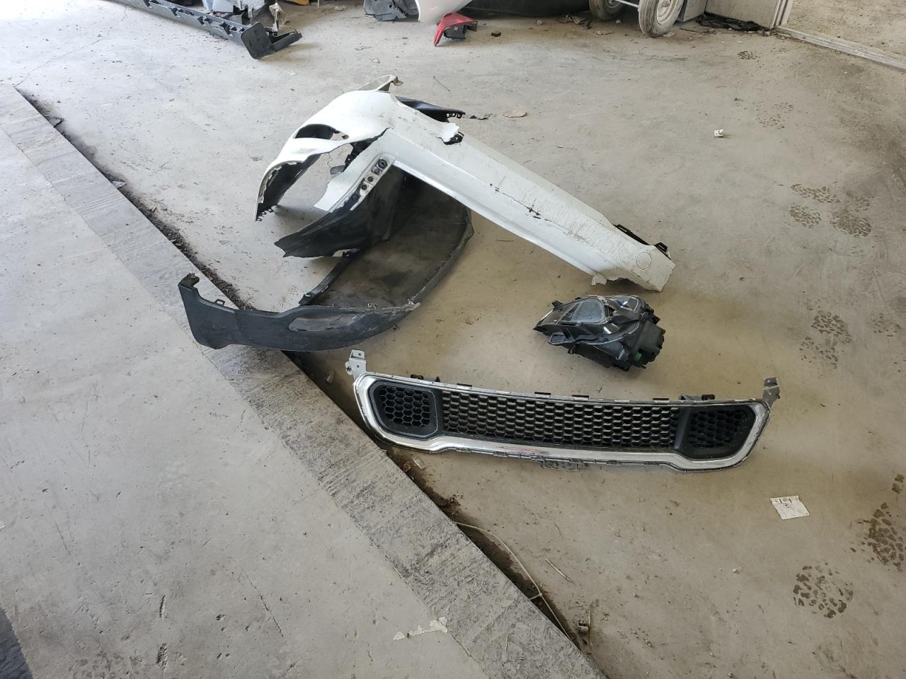 2014 Jeep Cherokee Limited VIN: 1C4PJLDSXEW103780 Lot: 71517805