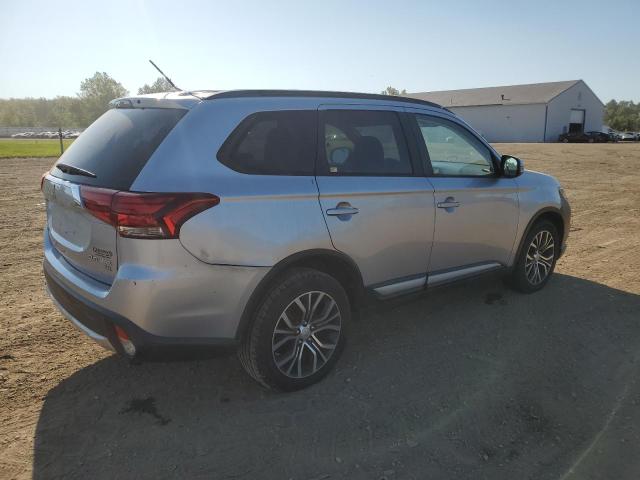  MITSUBISHI OUTLANDER 2016 Серебристый