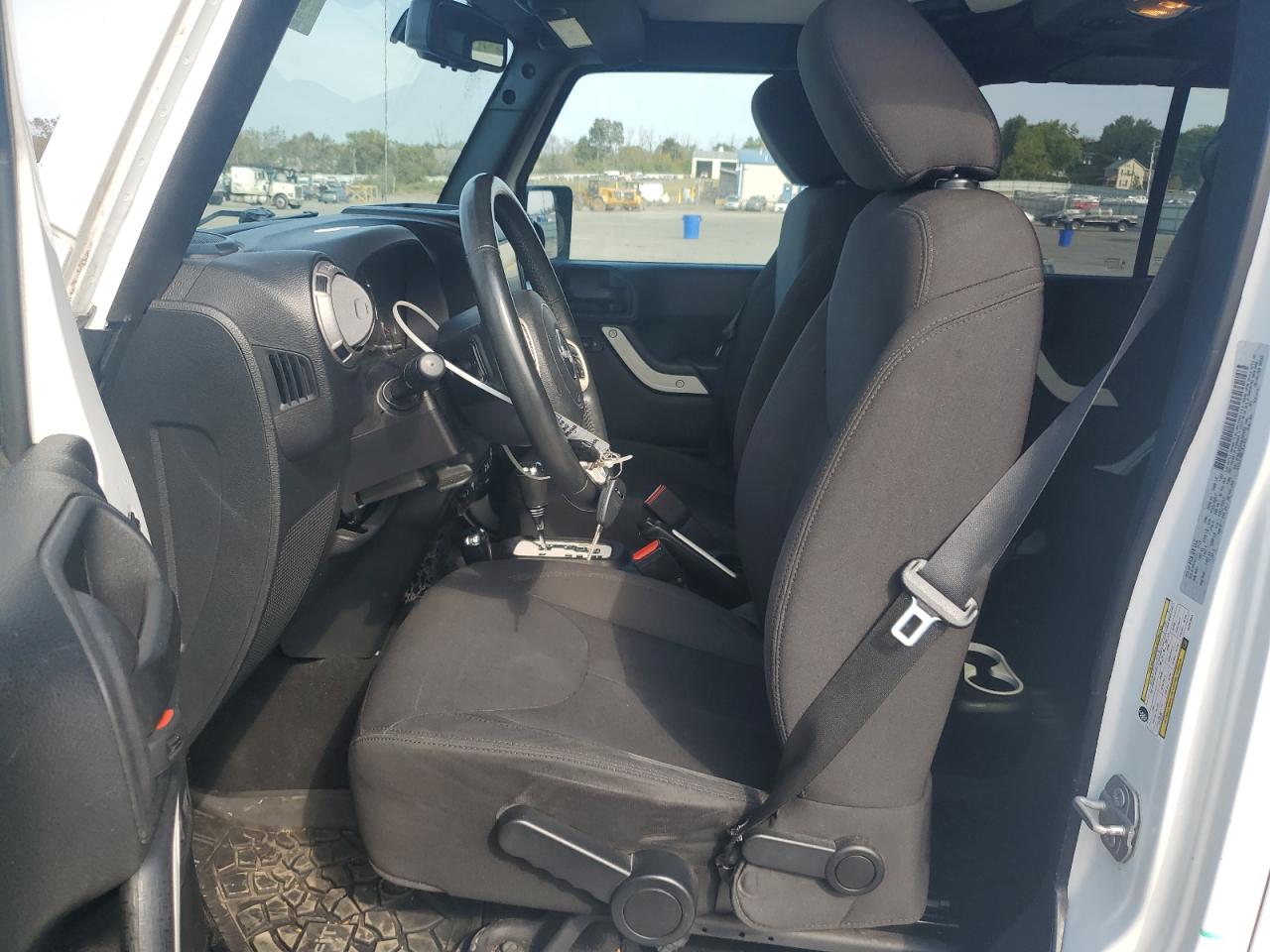 2016 Jeep Wrangler Unlimited Sport VIN: 1C4BJWDG4GL201053 Lot: 81426795