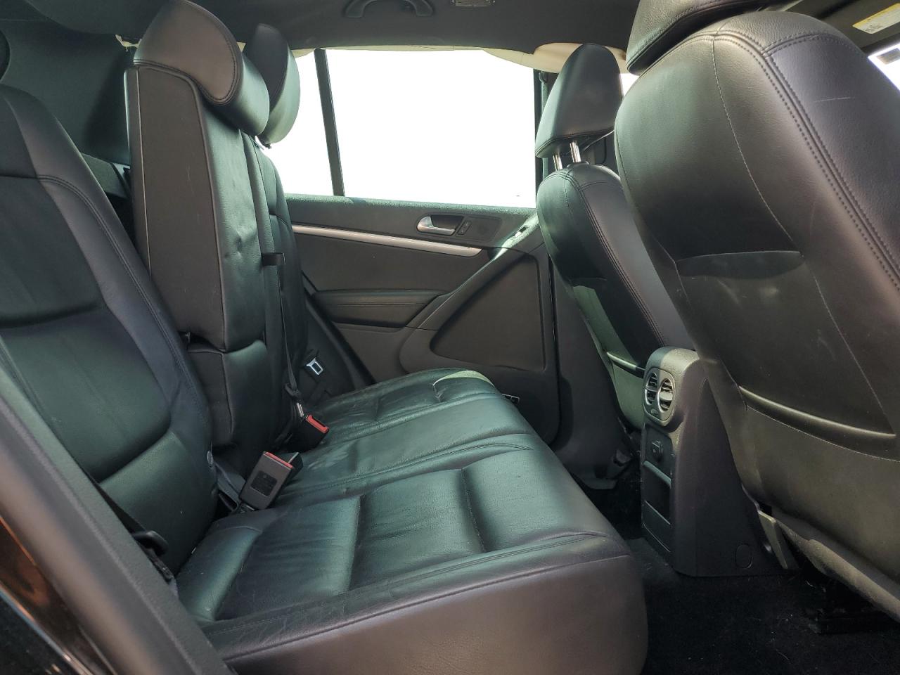 2014 Volkswagen Tiguan S VIN: WVGBV3AX2EW031578 Lot: 83960015