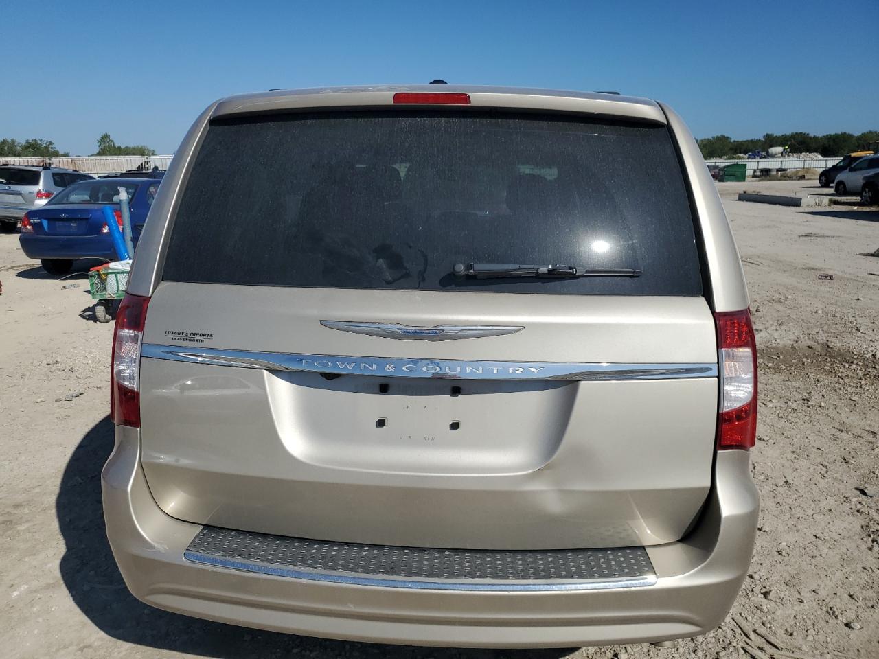 2015 Chrysler Town & Country Touring VIN: 2C4RC1BG2FR708618 Lot: 84386185