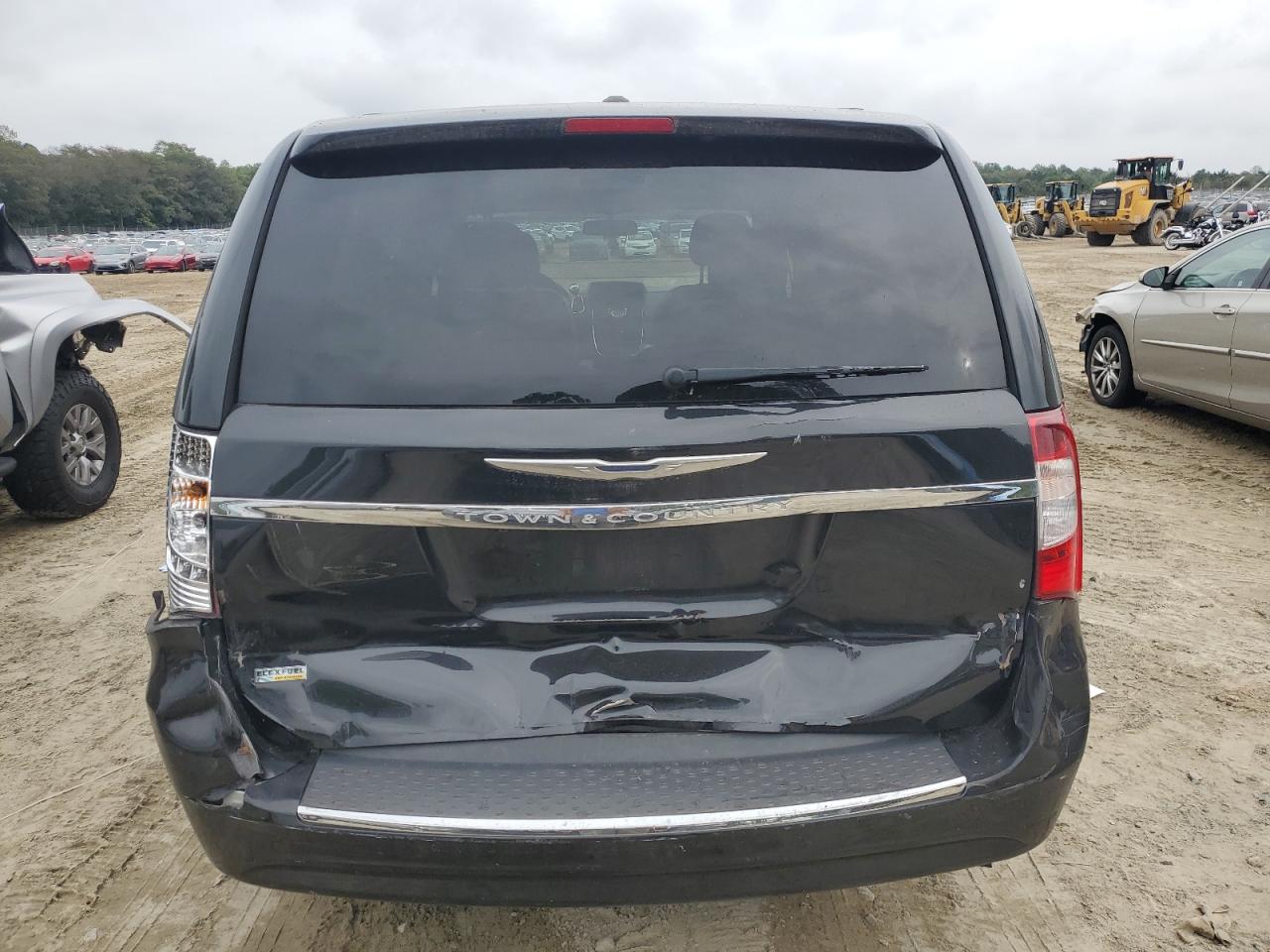 2016 Chrysler Town & Country Touring VIN: 2C4RC1BG2GR230671 Lot: 84546675