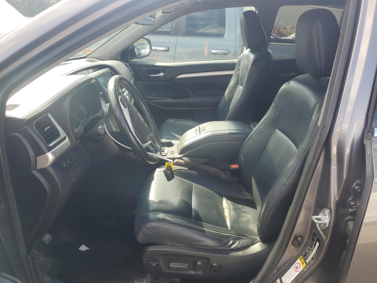 2017 Toyota Highlander Se VIN: 5TDJZRFH3HS450486 Lot: 69880385