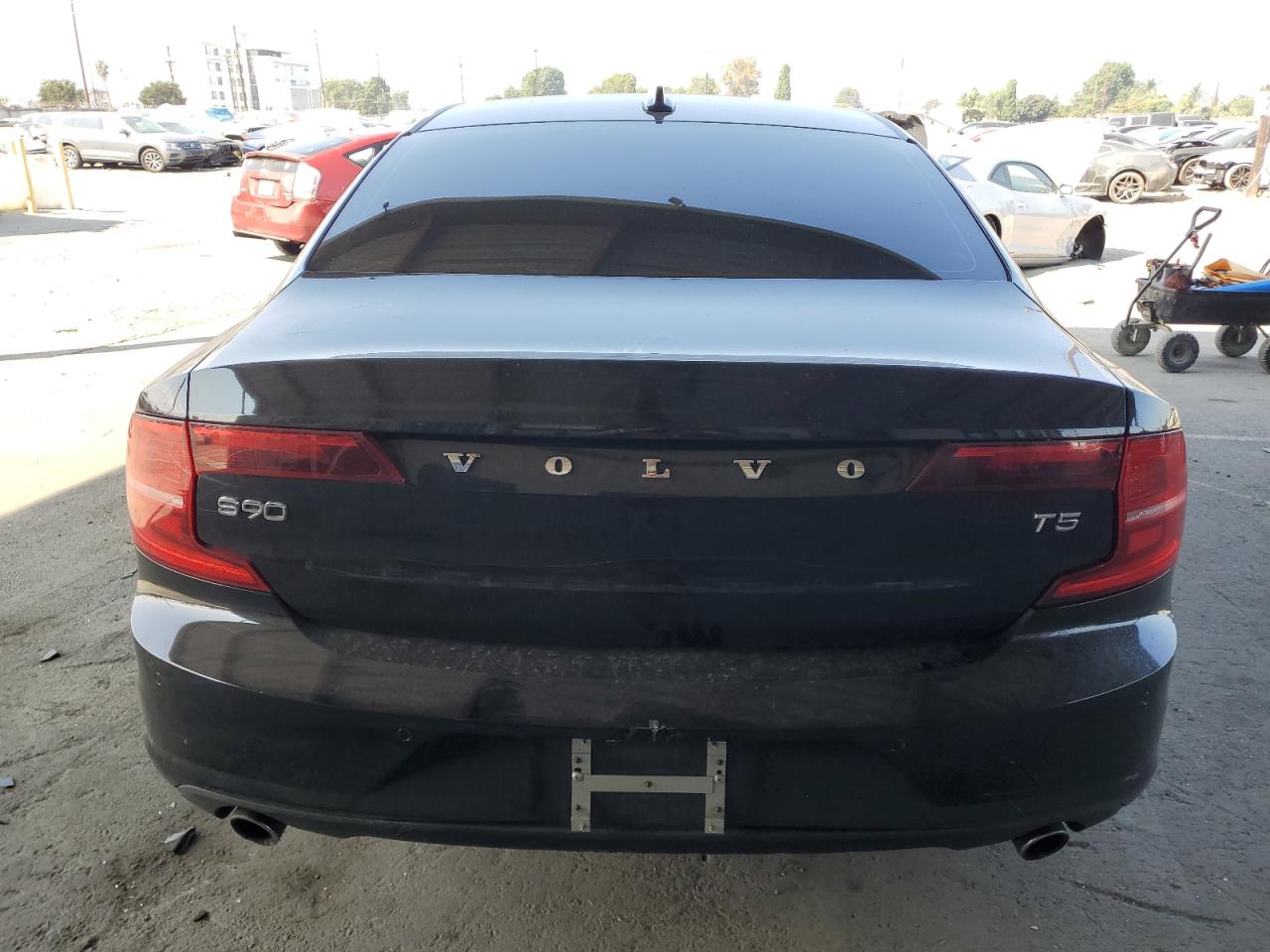 2017 Volvo S90 T5 Momentum VIN: YV1102AK3H1011591 Lot: 80288655