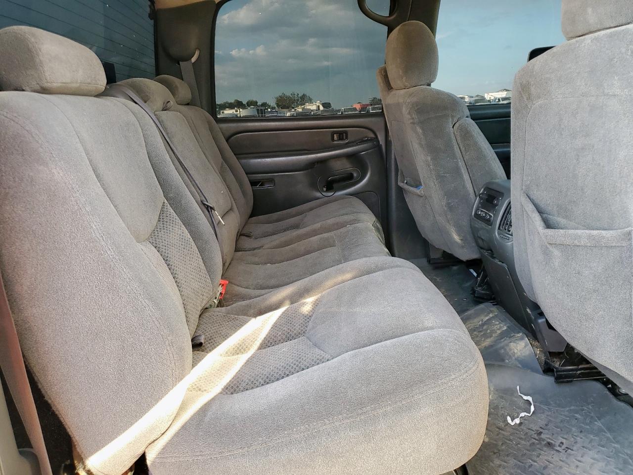 2005 Chevrolet Silverado K2500 Heavy Duty VIN: 1GCHK23275F936725 Lot: 80801935