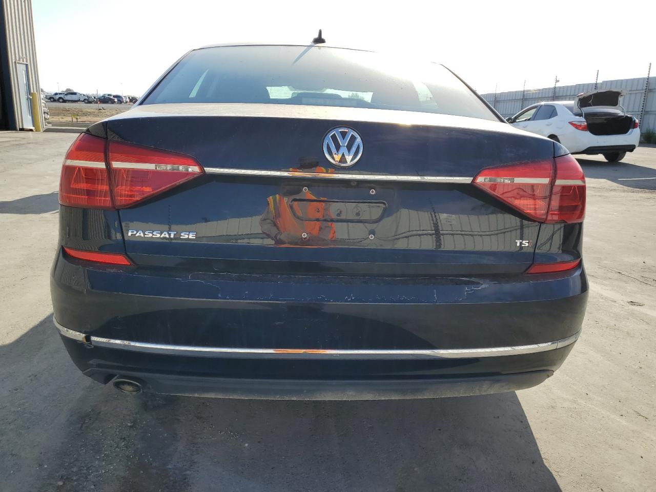 2016 Volkswagen Passat Se VIN: 1VWBT7A3XGC026385 Lot: 81763305