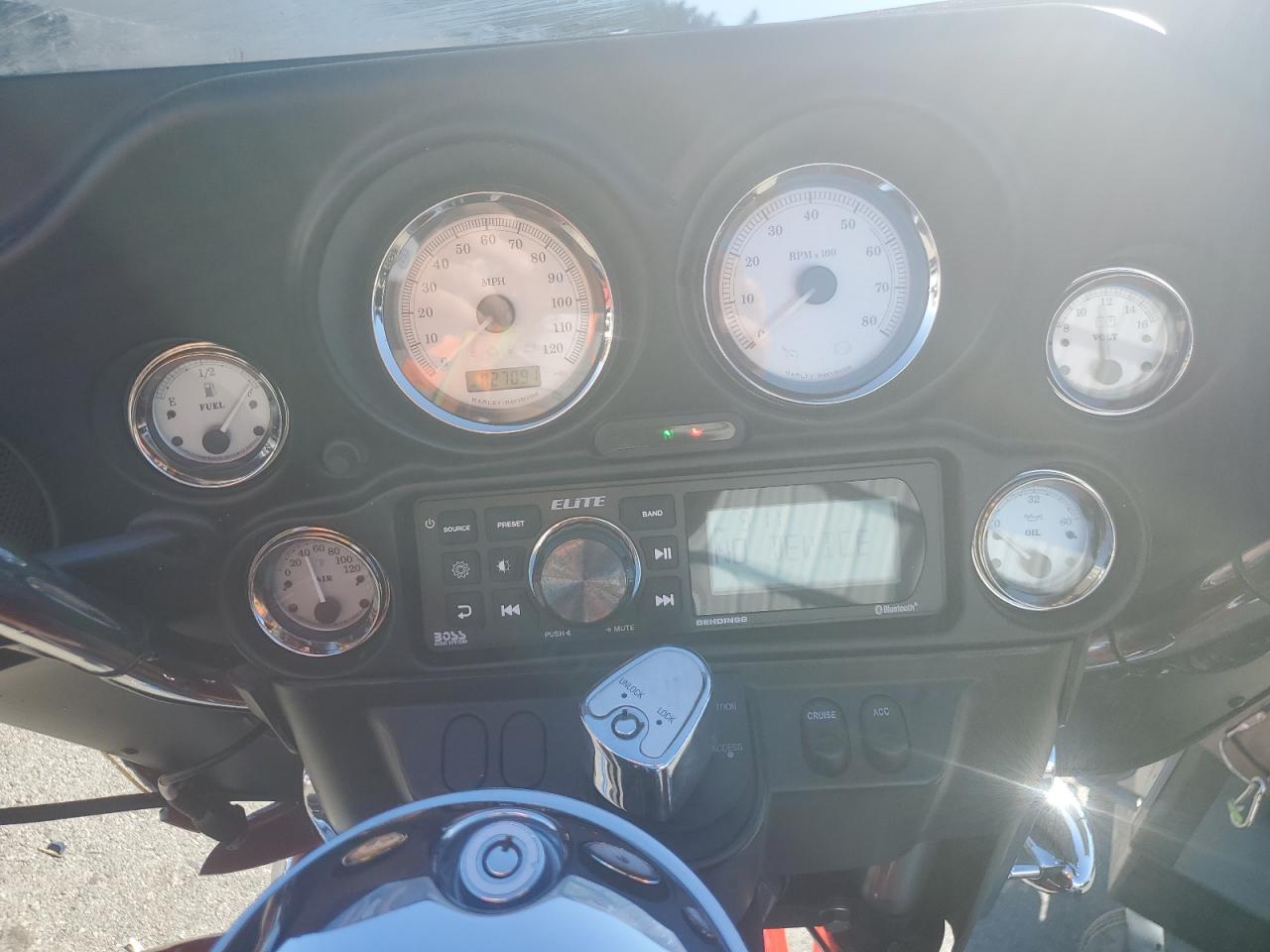 2010 Harley-Davidson Flhx VIN: 1HD1KB415AB643218 Lot: 80180415