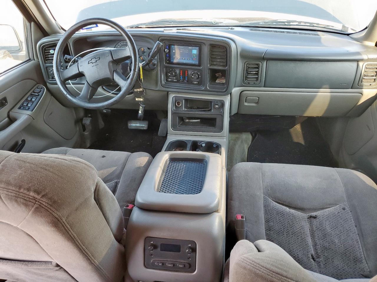 2004 Chevrolet Tahoe C1500 VIN: 1GNEC13Z44R313185 Lot: 81281225