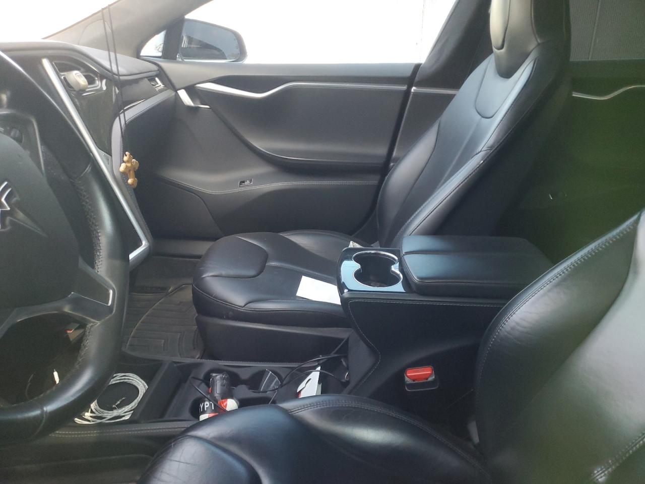 2015 Tesla Model S P85D VIN: 5YJSA1H44FF082098 Lot: 70354875