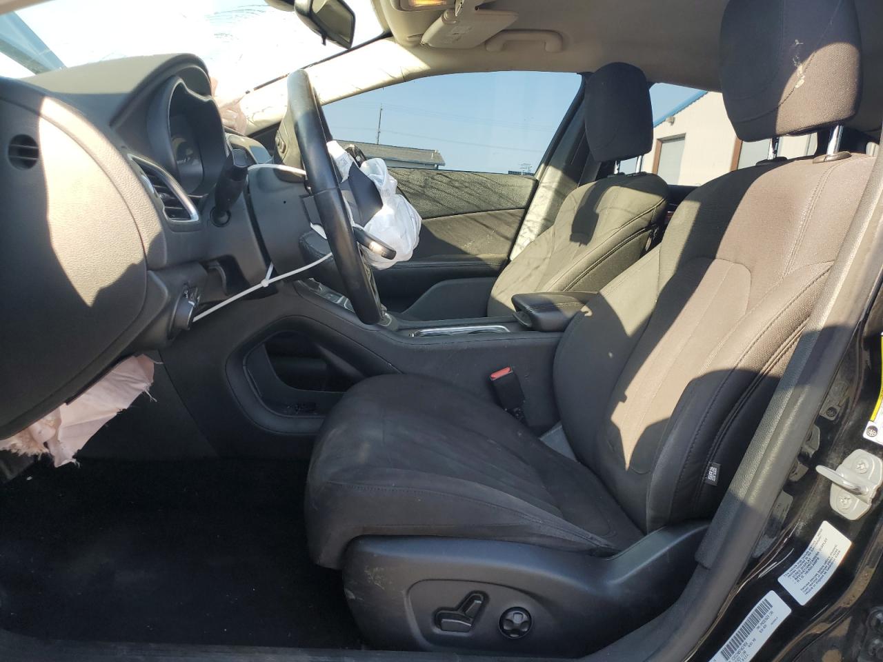 2015 Chrysler 200 Limited VIN: 1C3CCCAB5FN637858 Lot: 81469585