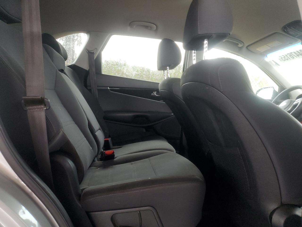 2019 Kia Sorento L VIN: 5XYPG4A37KG579009 Lot: 84476155