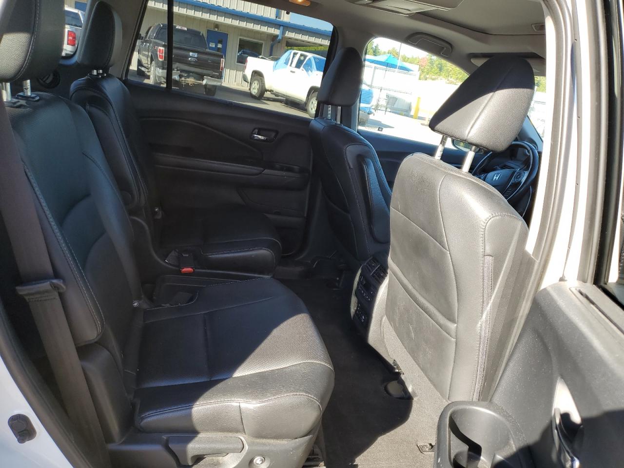 2017 Honda Pilot Elite VIN: 5FNYF6H08HB028022 Lot: 84253805