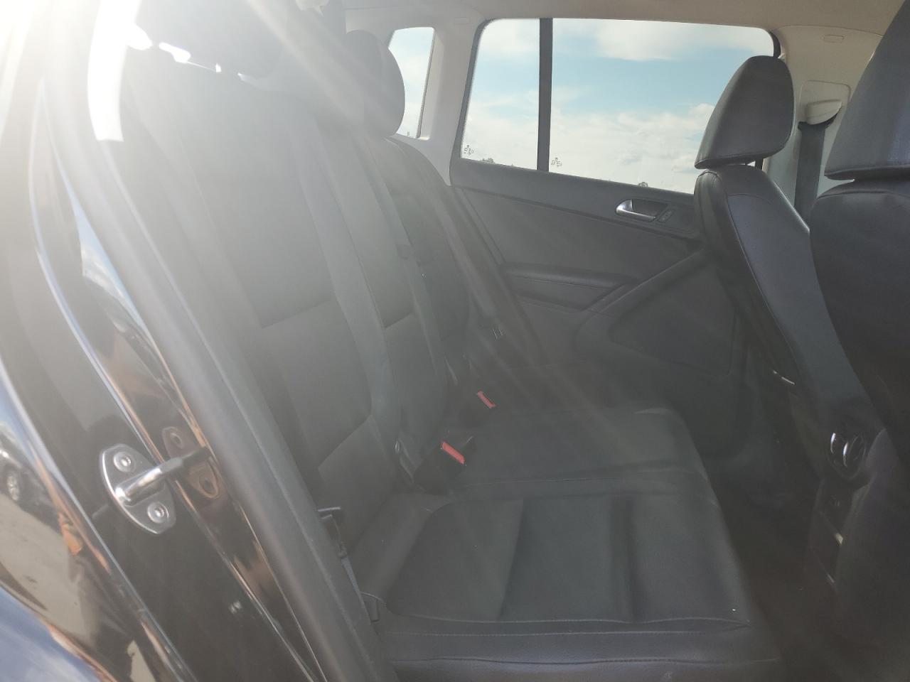 2016 Volkswagen Tiguan S VIN: WVGAV7AX8GW003953 Lot: 84182915