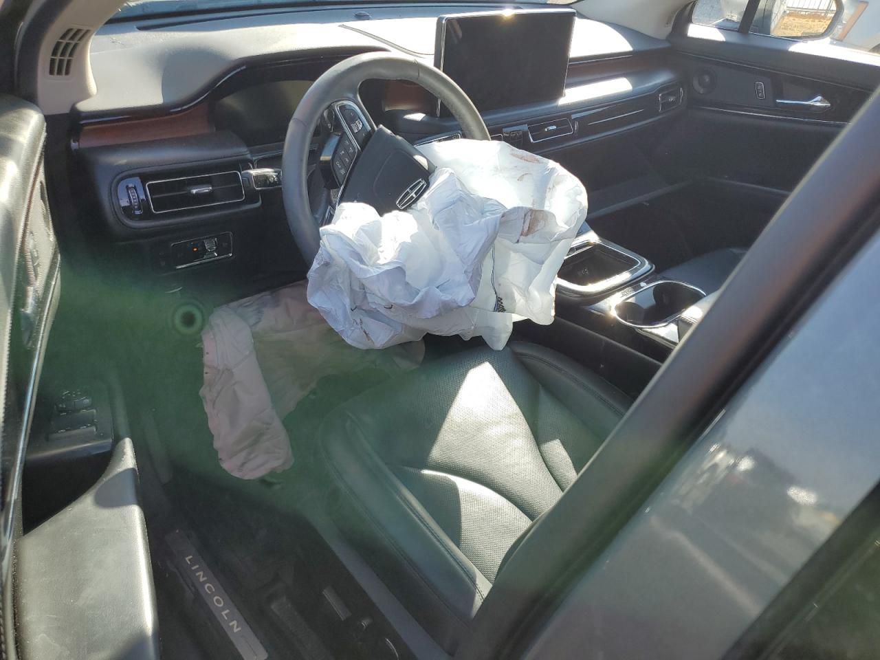 2022 Lincoln Nautilus Reserve VIN: 2LMPJ8KP0NBL17058 Lot: 84255105