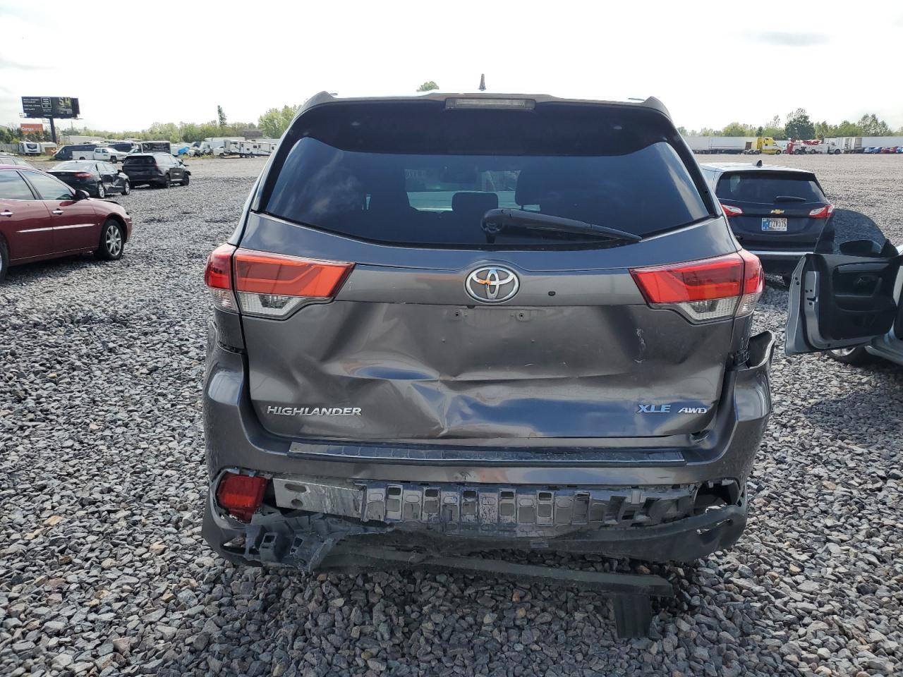 2018 Toyota Highlander Se VIN: 5TDJZRFHXJS544368 Lot: 81702515