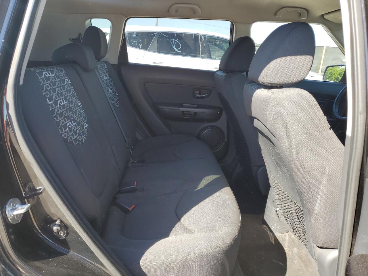 2011 Kia Soul + VIN: KNDJT2A28B7711432 Lot: 84207655