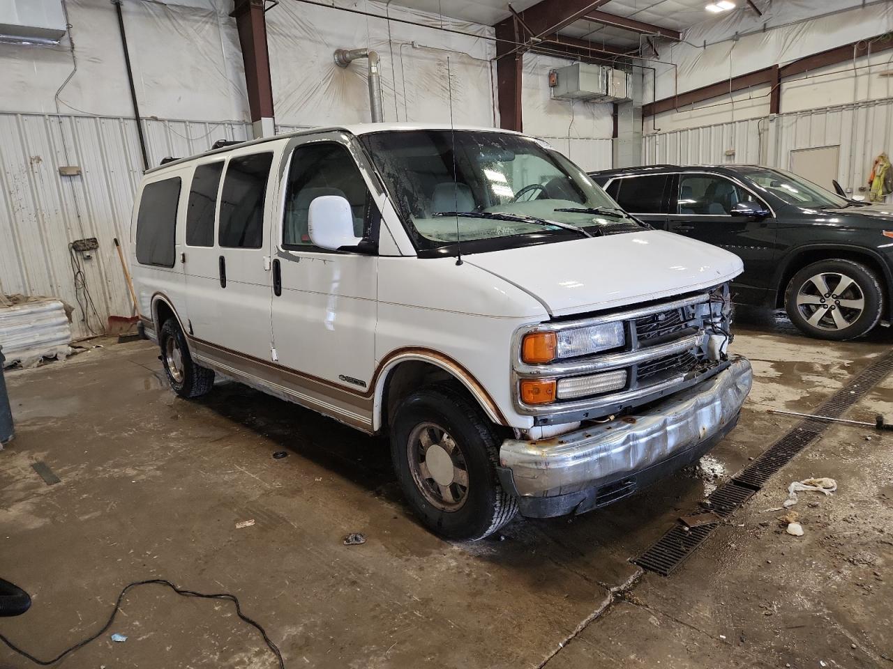 2000 Chevrolet Express G1500 VIN: 1GBFG15R2Y1237487 Lot: 81404955