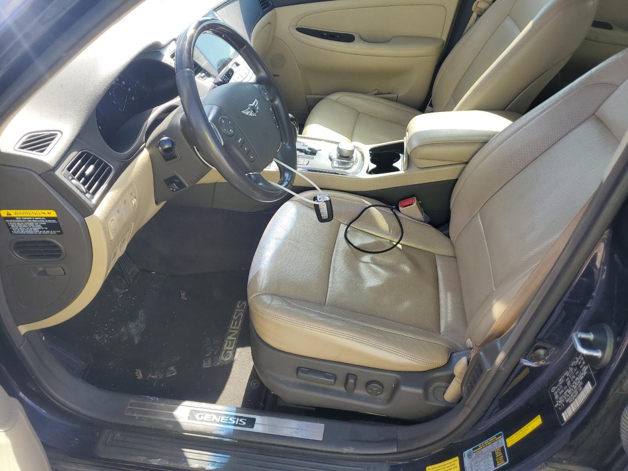 2011 Hyundai Genesis 4.6L VIN: KMHGC4DFXBU114932 Lot: 84250925