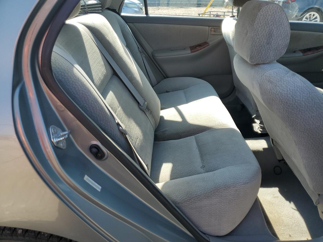 2004 Toyota Carolla VIN: 2T1BR38E04C270521 Lot: 81302005