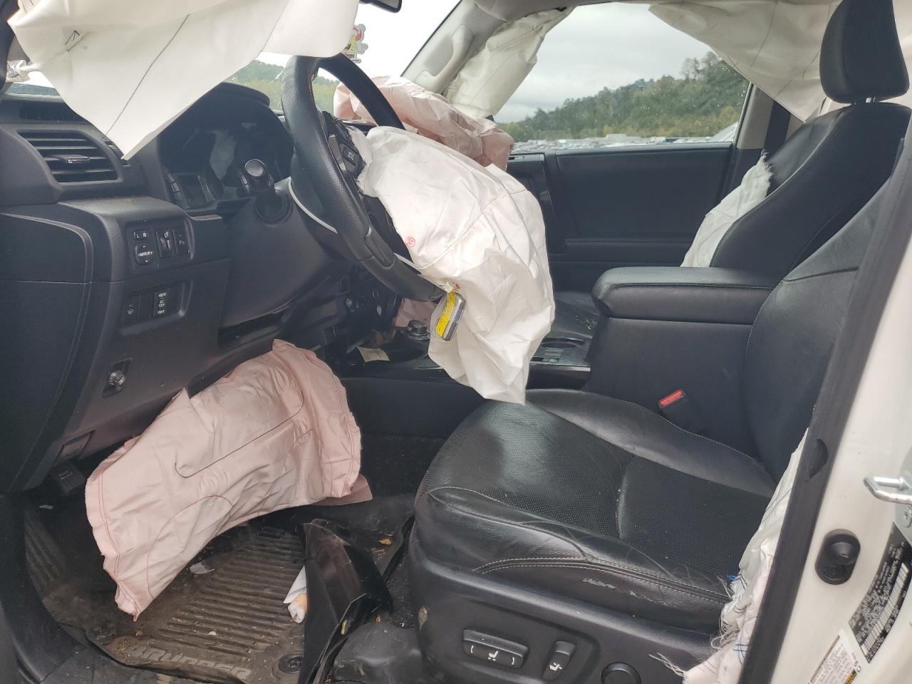 2019 Toyota 4Runner Sr5/Sr5 Premium VIN: JTEBU5JR9K5696379 Lot: 83998735