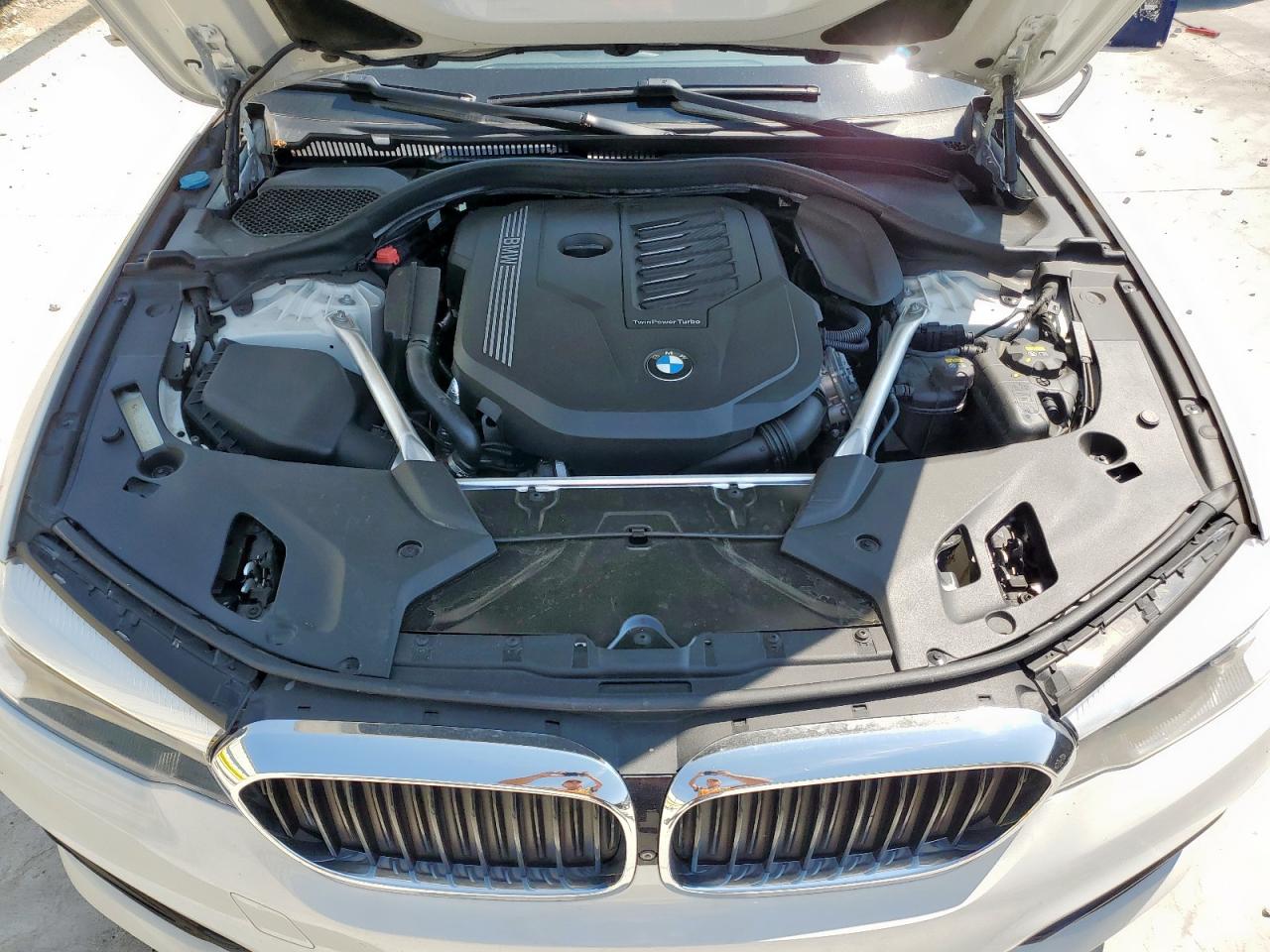 Фото: WBAJS1C04LCD37922