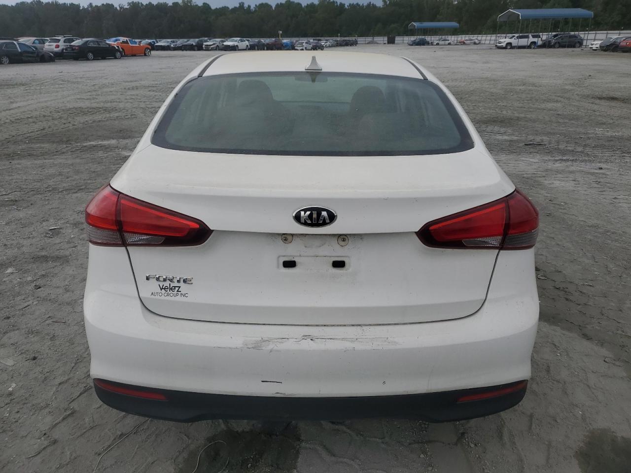 2017 Kia Forte Lx VIN: 3KPFK4A7XHE077310 Lot: 80814665