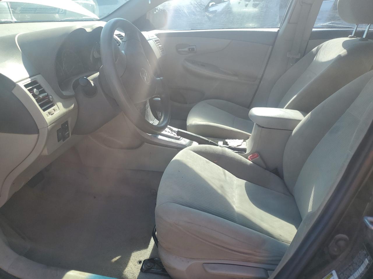 2010 Toyota Corolla Base VIN: 2T1BU4EE2AC532172 Lot: 81125495