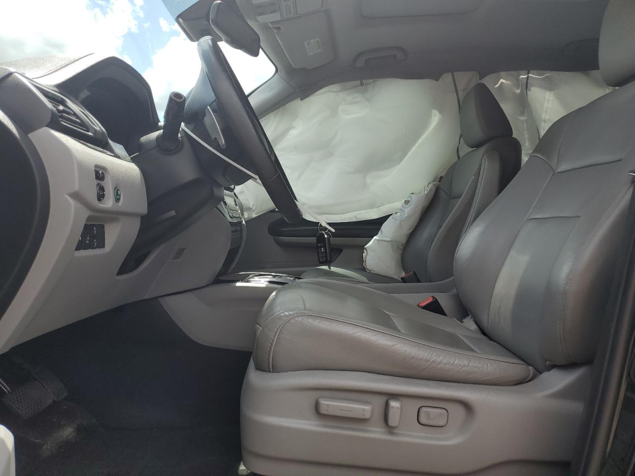 2016 Honda Pilot Touring VIN: 5FNYF5H91GB037300 Lot: 80141605