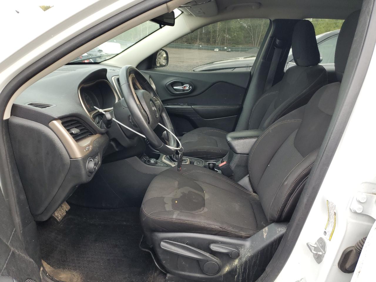 2015 Jeep Cherokee Latitude VIN: 1C4PJMCS7FW558370 Lot: 81584225