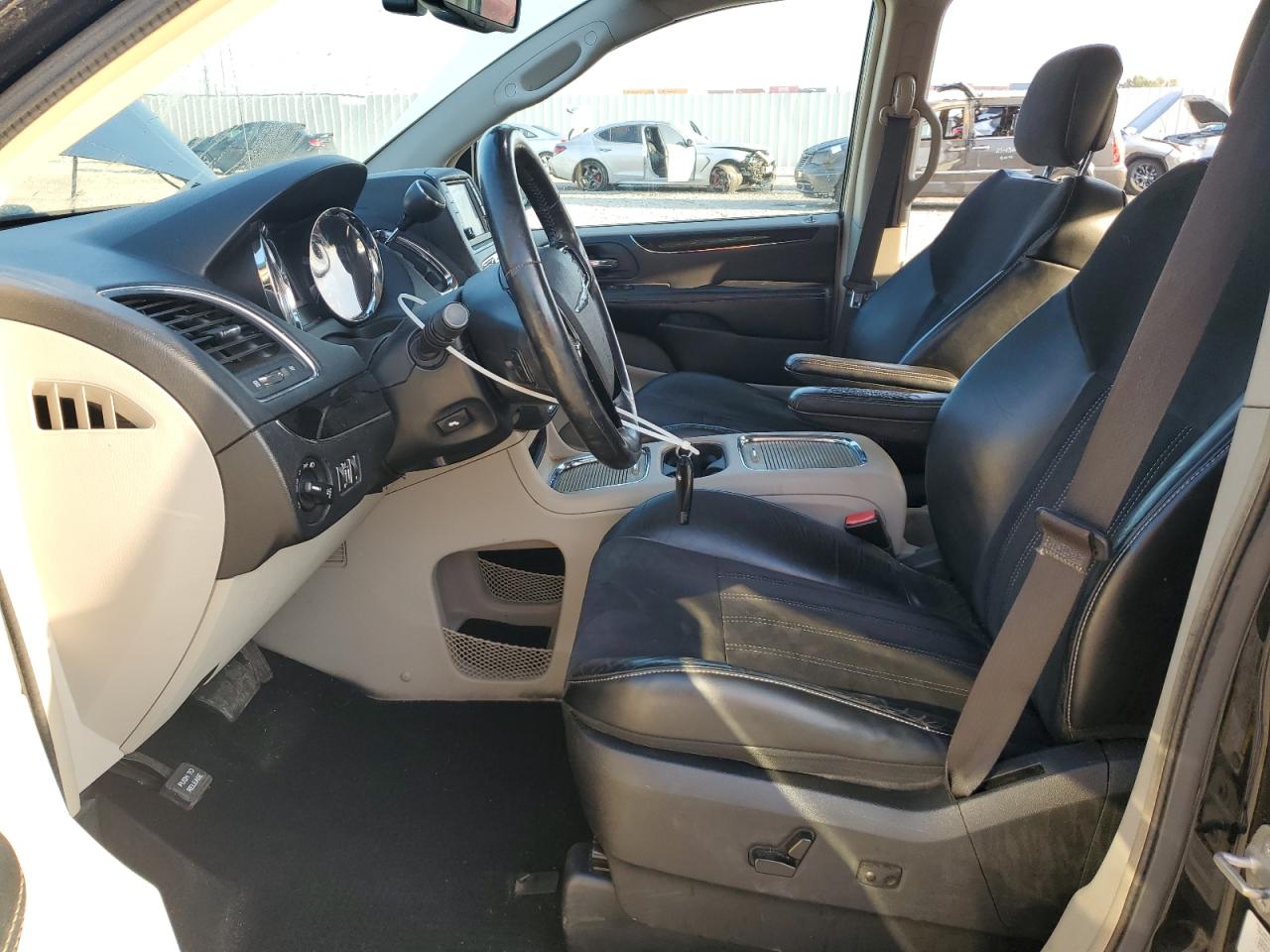2014 Chrysler Town & Country Touring L VIN: 2C4RC1CG5ER453721 Lot: 81002095