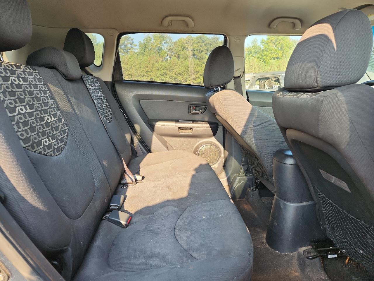 2011 Kia Soul + VIN: KNDJT2A20B7273960 Lot: 80217005