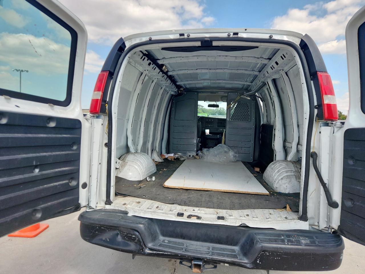 2016 Chevrolet Express G2500 VIN: 1GCWGAFFXG1149169 Lot: 81548905