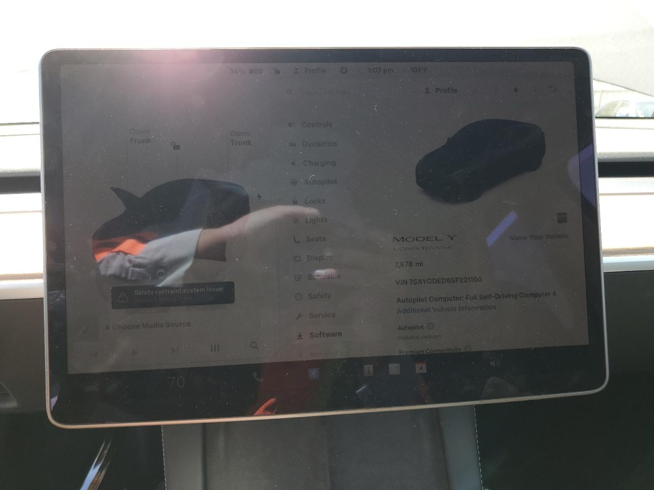 2025 Tesla Model Y VIN: 7SAYGDED6SF221160 Lot: 71631685