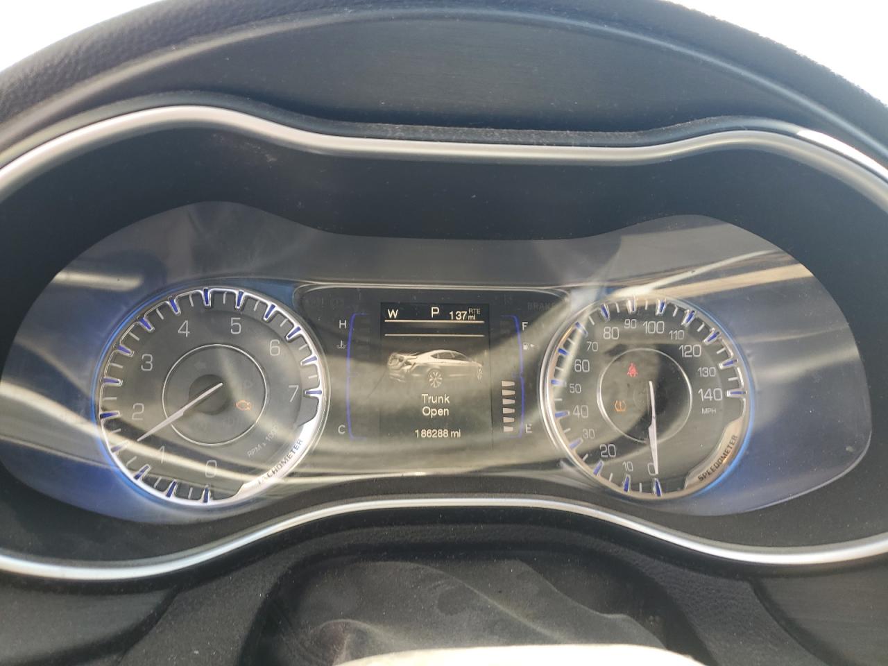 2015 Chrysler 200 Limited VIN: 1C3CCCAB0FN655037 Lot: 82134645