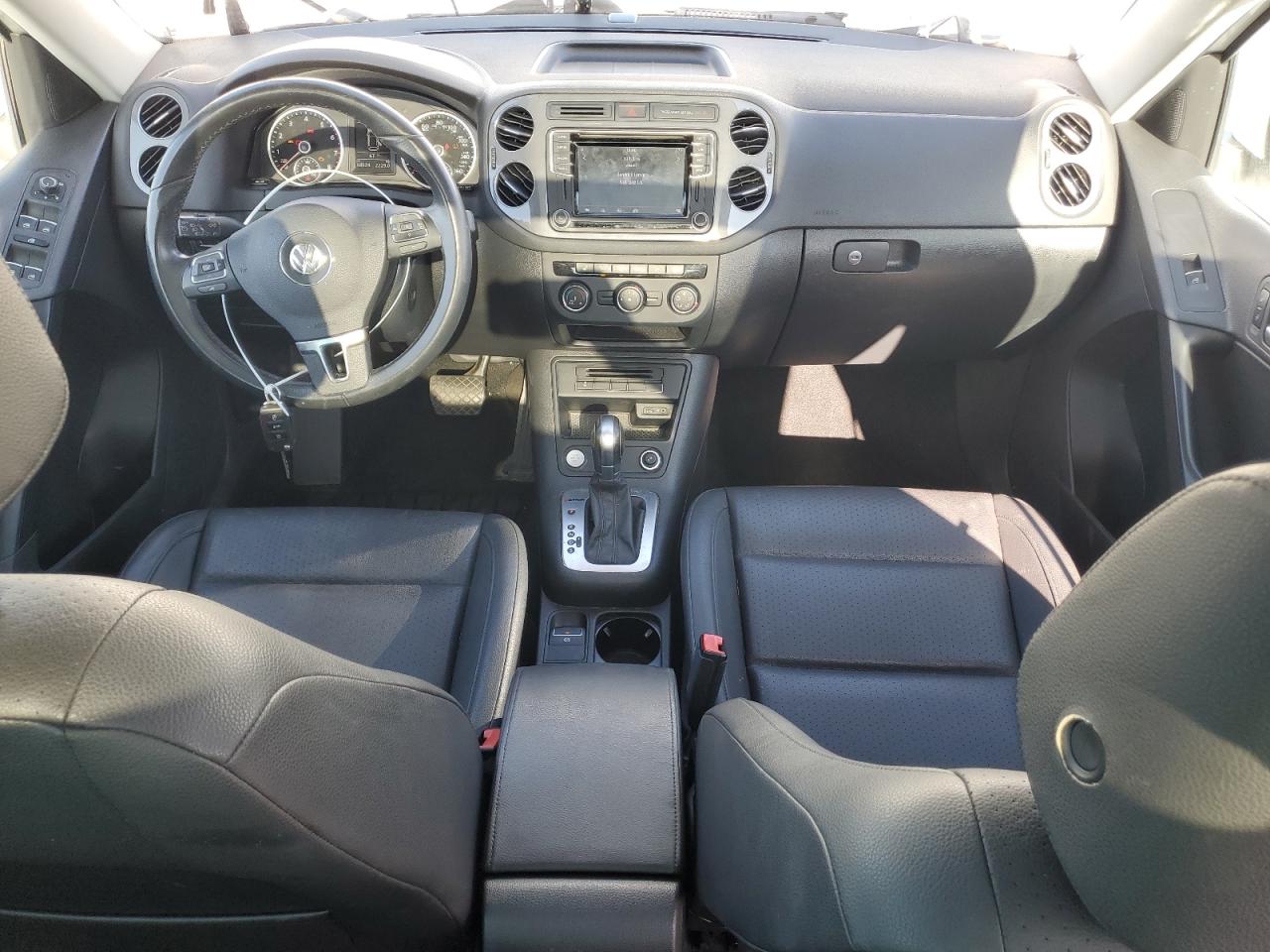 2016 Volkswagen Tiguan S VIN: WVGBV7AX4GW604037 Lot: 81332945