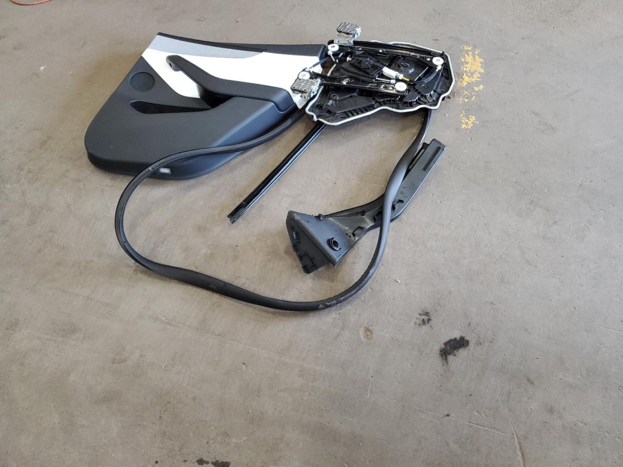 2026 Tesla Model Y VIN: 7SAYGDEE4TF338620 Lot: 80832495